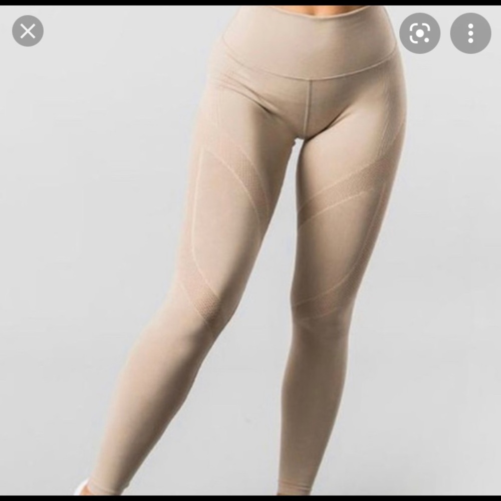 Alphalete aero leggings in taupe